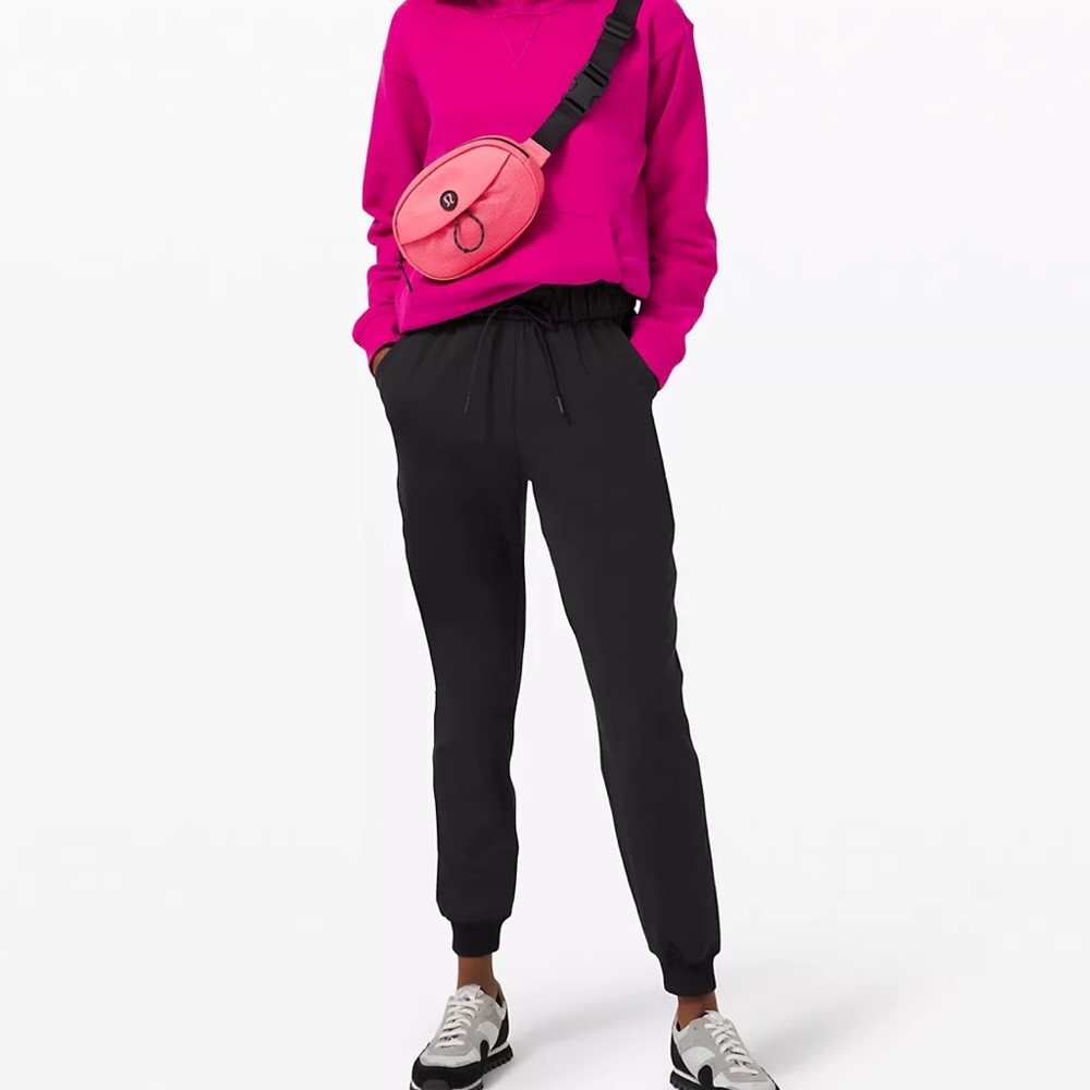 Lululemon jogger - size 4